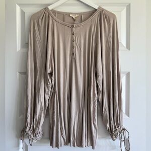 Easel Boho Balloon Sleeve Top NWT